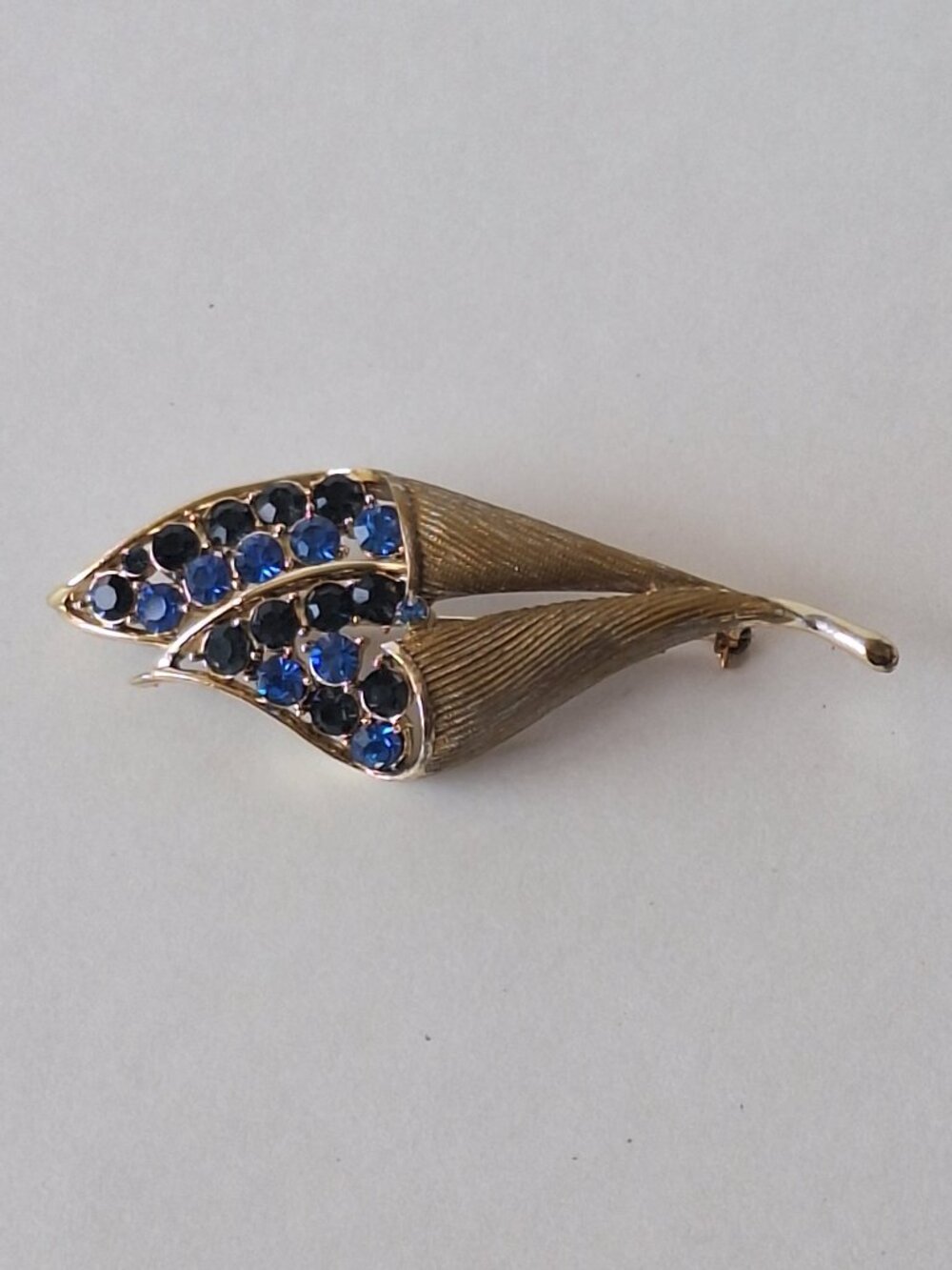 Vintage CORO Gold Tone Blue Rhinestone Calla Lily Floral Brooch Pin